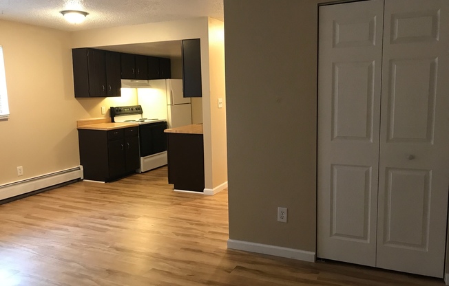 1 bed, 1 bath, 561 sqft, $1,000, Unit 201