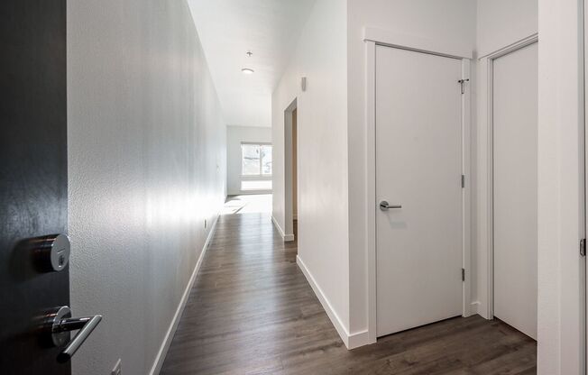 1 bed, 1 bath, 590 sqft, $1,250, Unit 108