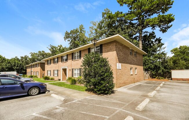 1 bed, 1 bath, 750 sqft, $1,400, Unit A6
