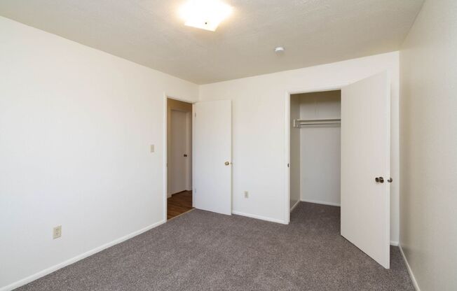 2 beds, 1 bath, 830 sqft, $1,550, Unit F2