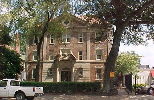 Charming Historic Apartments Steps from Piedmont Park
