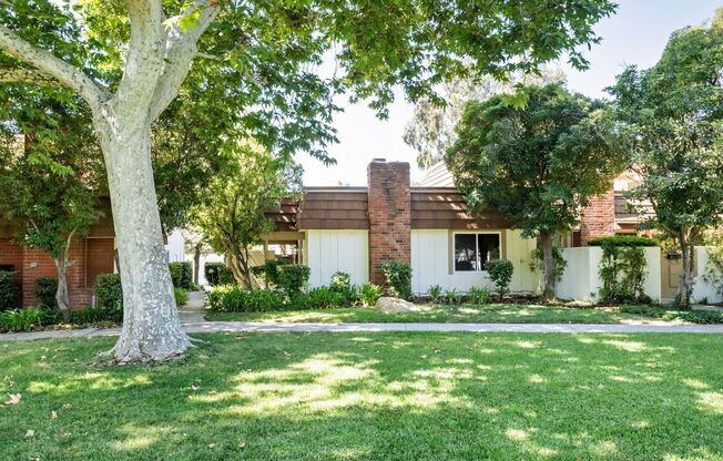 Updated 2&2 RockPointe next to the Green Belt