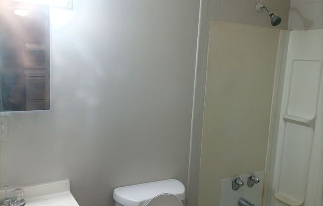 1 bed, 1 bath, 550 sqft, $1,150, Unit 212