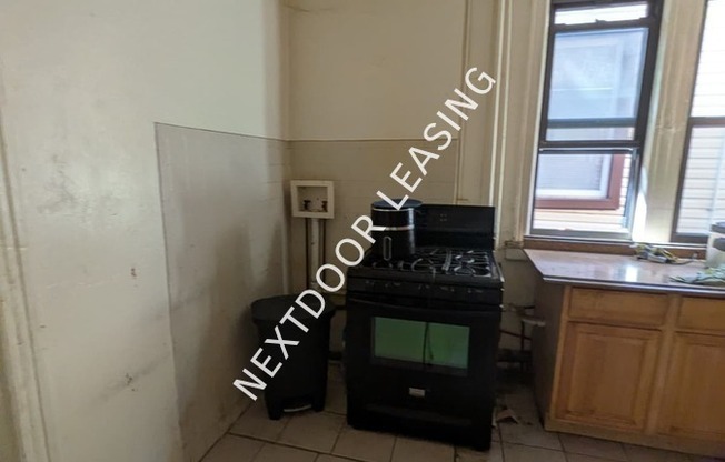 11 Grant Ave 1M