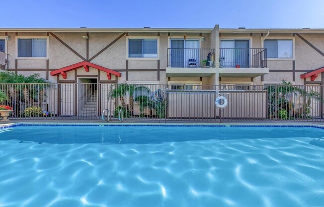 2 beds, 2 baths, $2,250, Unit 03