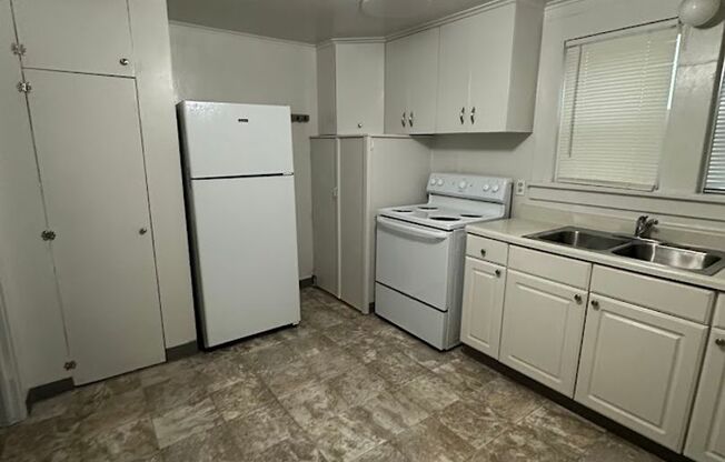 2 beds, 1 bath, 950 sqft, $1,195, Unit 2108