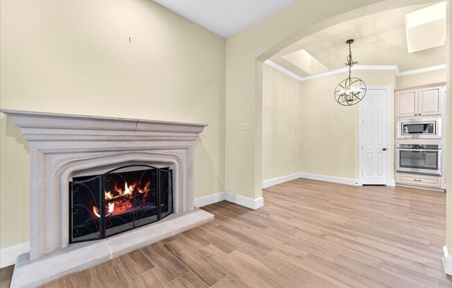 Move-In ready 3-bed, 3.5-bath, 3178 sqft house located in Frisco’s highly desirable Stewart Creek Estates Subdivision