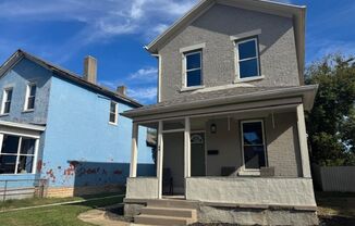 2 Bedroom 1 1/2 Bath Beautifully Renovated Home in Historic Huffman Area