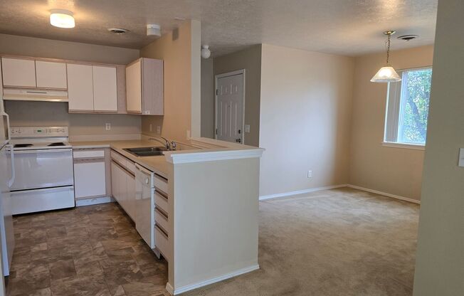 3 beds, 2 baths, 1,016 sqft, $1,175, Unit 3