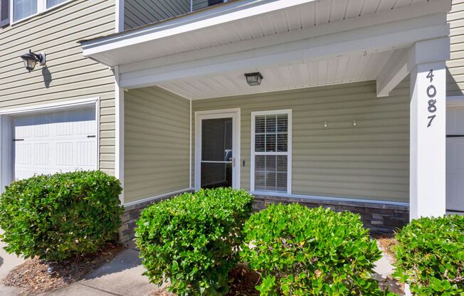 ✨ 1/2 OFF FIRST FULL MONTH'S RENT! ✨ West Ashley Townhome with Garage & More!