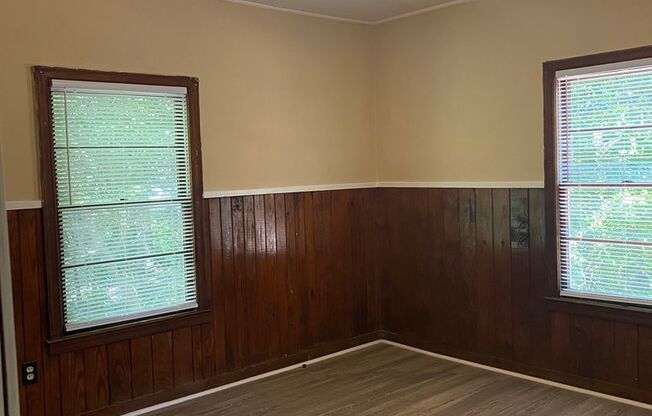2 beds, 1 bath, $1,650