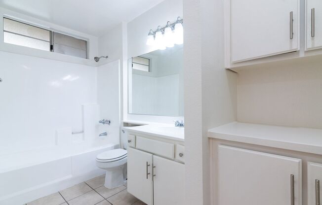 1 bed, 1 bath, $1,745, Unit 112