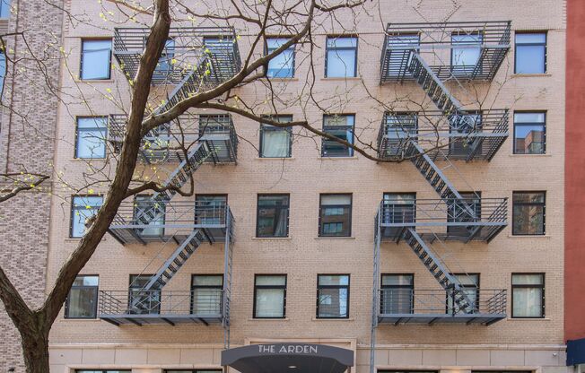44 E END AVE