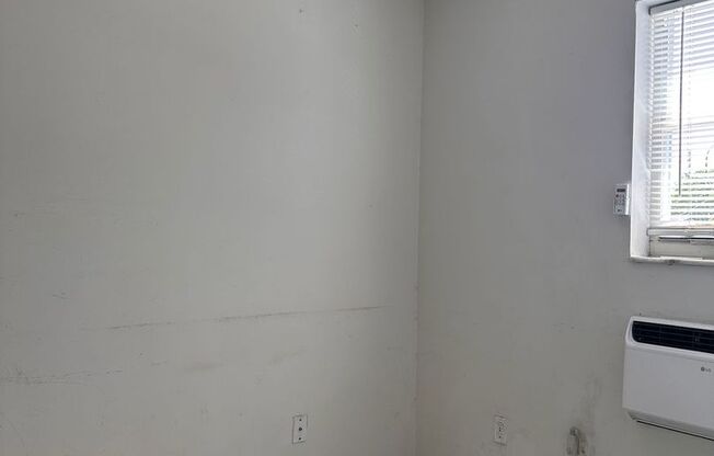 1 bed, 1 bath, 315 sqft, $1,380, Unit 218