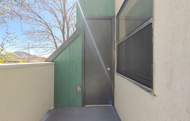 2 beds, 1 bath, 790 sqft, $915, Unit H202