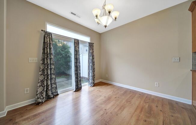 Beautiful Three Bed Two and Half Bath Townhome in South Charlotte!