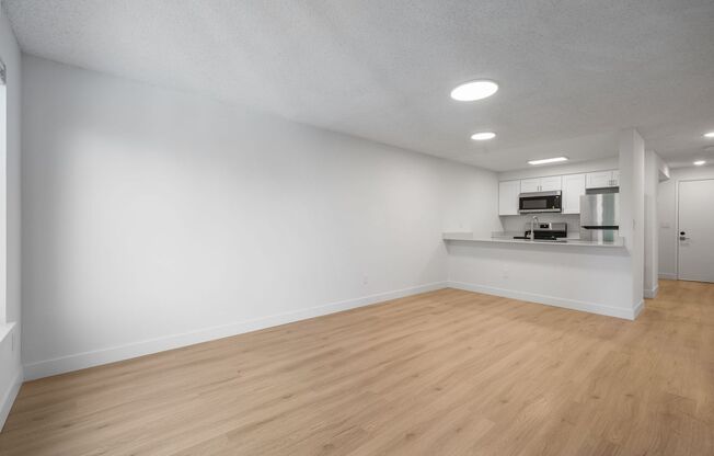 2 beds, 1 bath, 815 sqft, $2,085, Unit 308