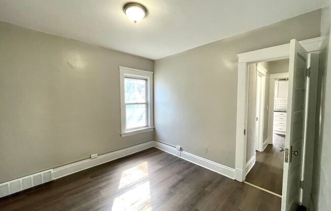 2 beds, 1 bath, 960 sqft, $1,000, Unit 1715 Corning Ave.