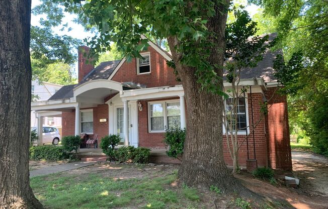 Spacious 4 Bed | 2 Bath House Near Downtown Raleigh *Move In Special!*