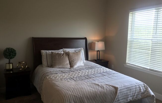 3 beds, 2 baths, 1,500 sqft, $3,475, Unit 450SMA1