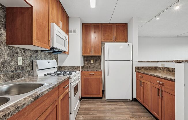 4 beds, 2 baths, 1,100 sqft, $2,295, Unit 807