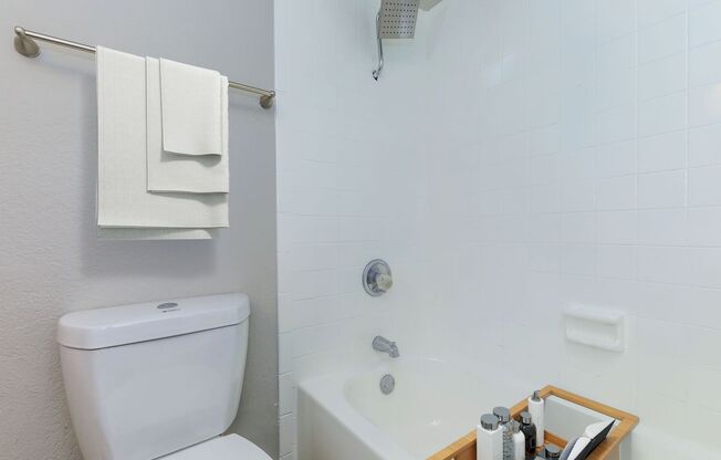 2 beds, 2 baths, 935 sqft, $1,425, Unit 3218