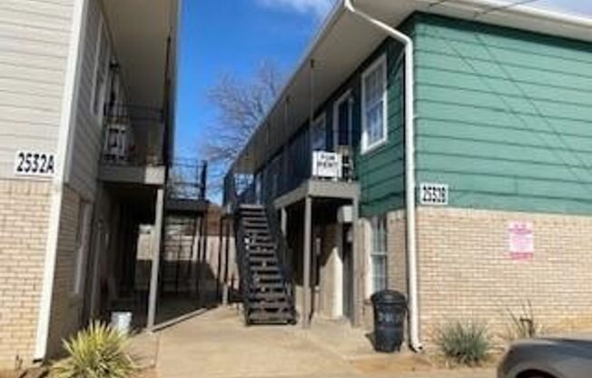 2 beds, 1 bath, 720 sqft, $1,050, Unit Unit 6