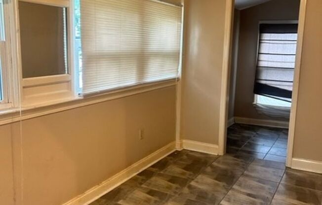 2 beds, 1 bath, $1,400