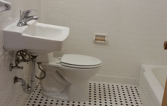 1 bed, 1 bath, $1,095, Unit 202