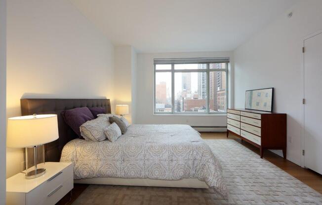 3 beds, 3 baths, $17,000, Unit 21C