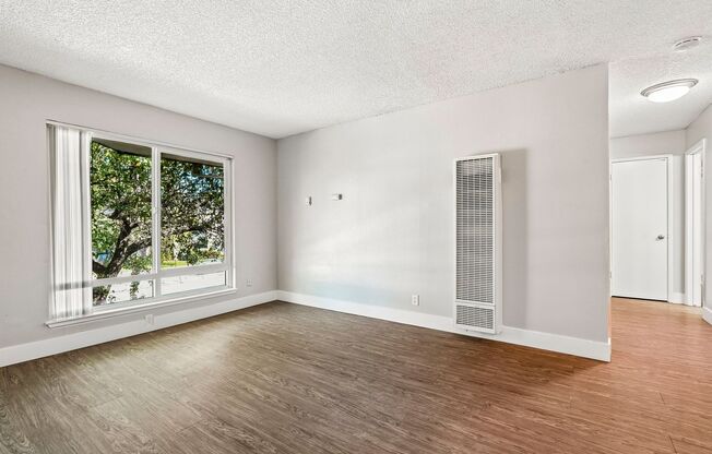 1 bed, 1 bath, 589 sqft, $1,400, Unit 05