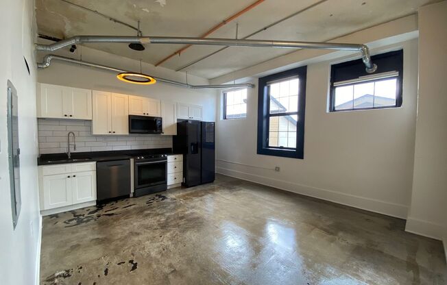 1 bed, 1 bath, 600 sqft, $1,850, Unit 606