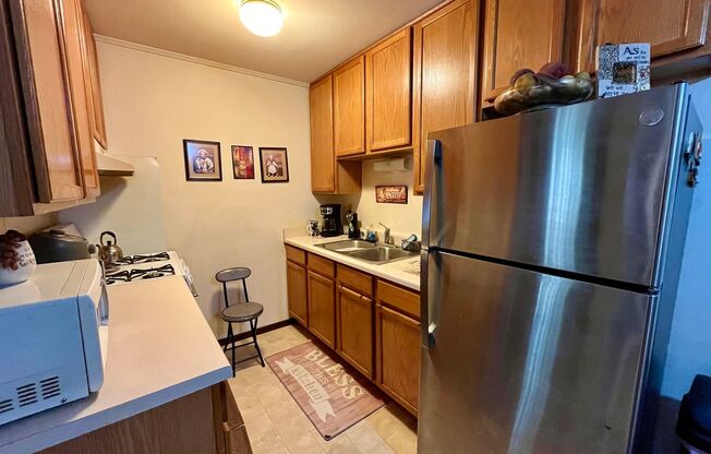 1 bed, 1 bath, $950, Unit 18