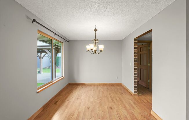 Charming 3 BR, 2 BR Mt. Pleasant Home.