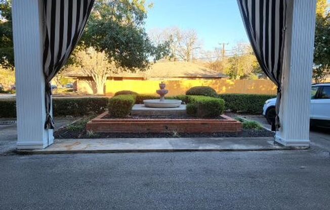 1 bed, 1 bath, $850, Unit # 350A