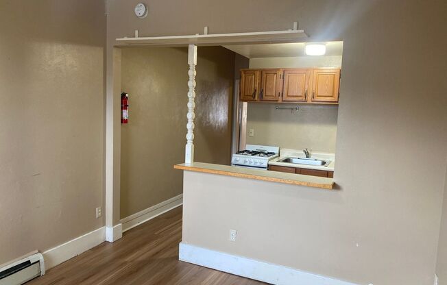 1 bed, 1 bath, 425 sqft, $850, Unit 412YAM-03