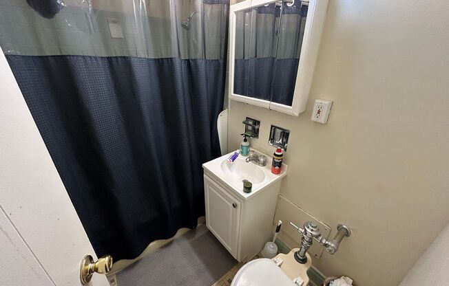 1 bed, 1 bath, $895, Unit 605