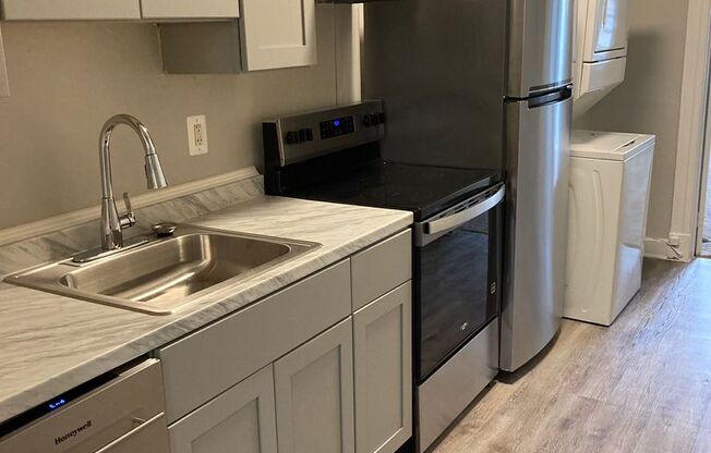2 beds, 2 baths, 1,000 sqft, $1,599, Unit 44-2