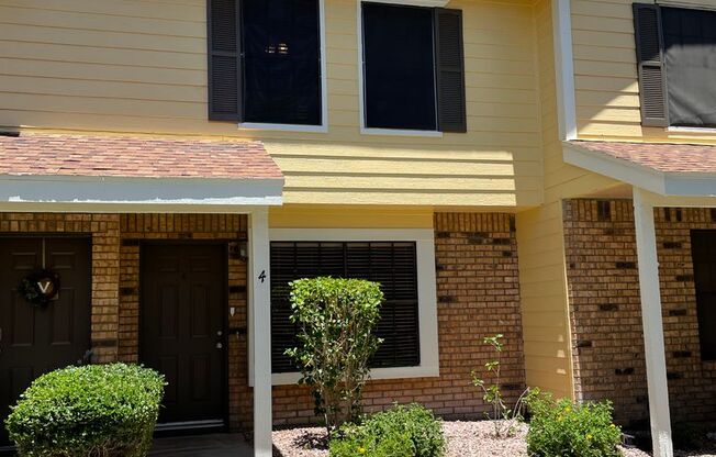 Amazing 2 Bed / 2.5 Bath Townhouse in Phoenix!