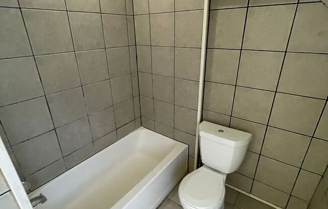 2467 N 49th St. (Duplex)