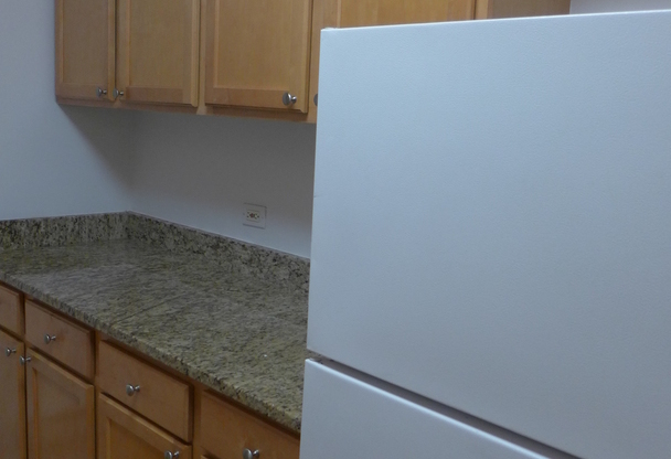 2 beds, 1 bath, 900 sqft, $1,825, Unit 800