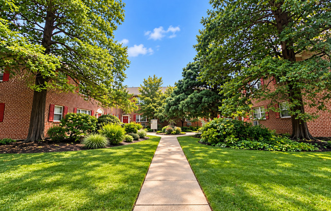 2 beds, 1 bath, 900 sqft, $1,600, Unit B2A