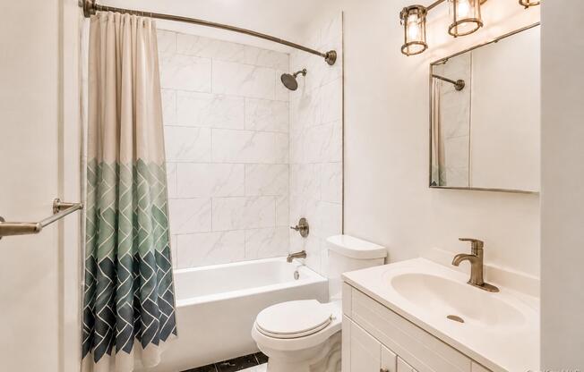 2 beds, 1 bath, 450 sqft, $2,800
