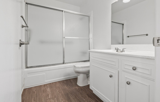 1 bed, 1 bath, 560 sqft, $1,400, Unit 1324-100