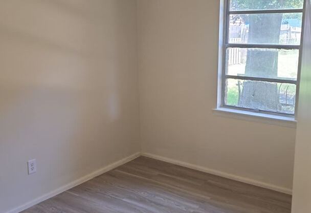 3 beds, 1.5 baths, $1,900