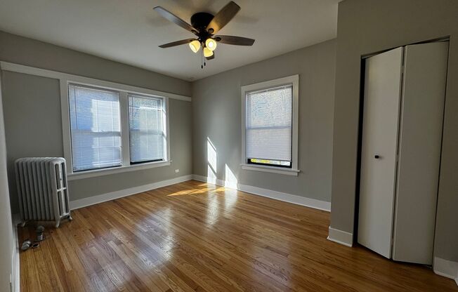 2 beds, 1 bath, $1,575, Unit 2609 -2