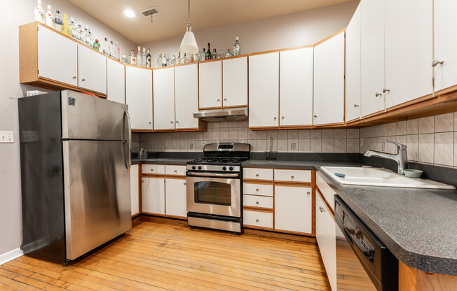 2202 W Belmont Ave, Chicago IL 2F