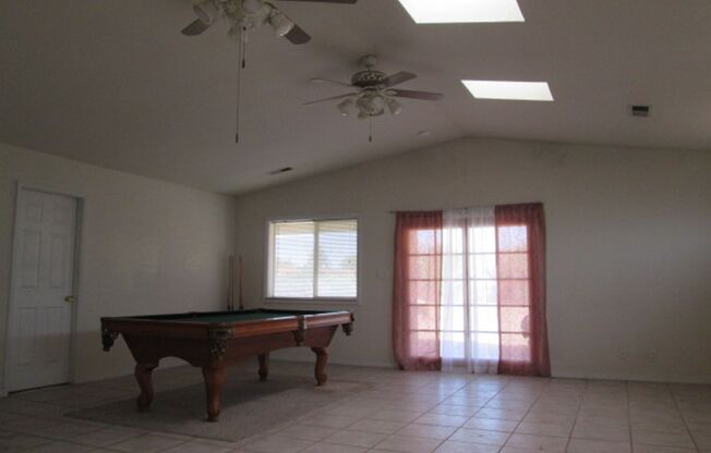 4 beds, 3 baths, $2,500