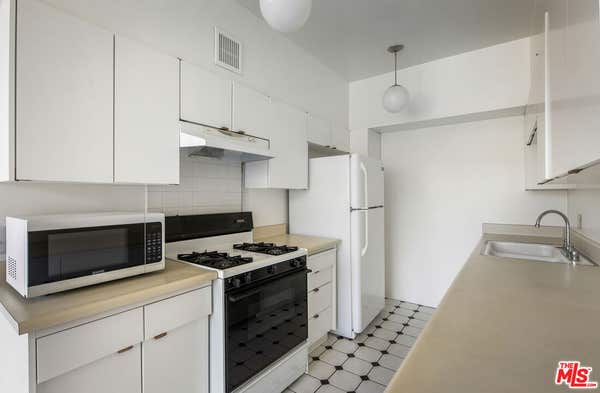 4455 Los Feliz Blvd