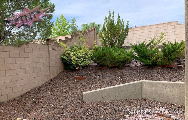 3 beds, 2 baths, $2,525